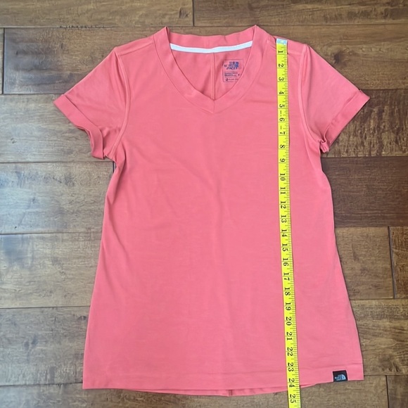 The North Face FlashDry Tee - Picture 4 of 10